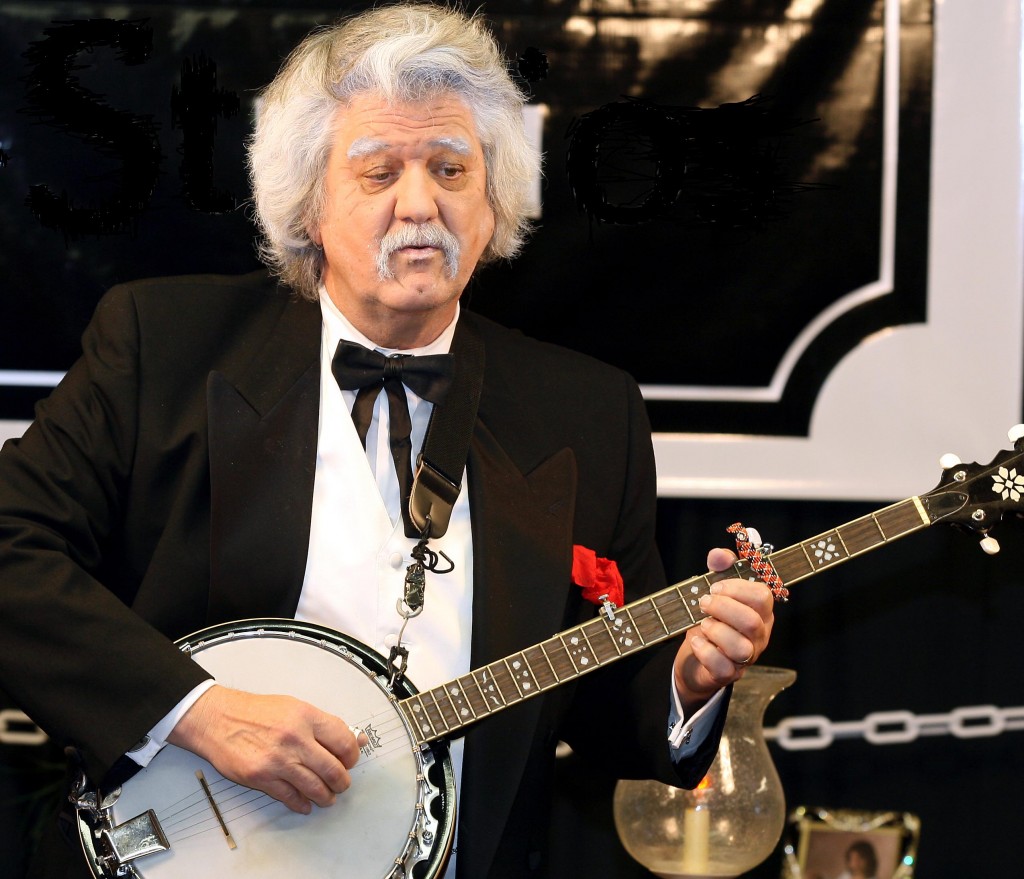 Sutton performing as Mark Twain/Samuel Clemens