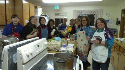 Snoqualmie Valley Women in Business preparing shelter dinner in February, Photo: Facebook image