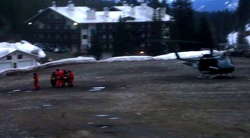 KCSO Guardian 2 delivers injured hiker to ambulance, 4/26/14. Photo: KCSO Air Support Twitter