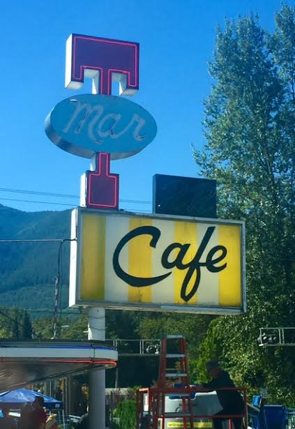 The Twede's name gone from the sign and the iconic 'RR' returned to its spot above the cafe sign. 9/10/15.