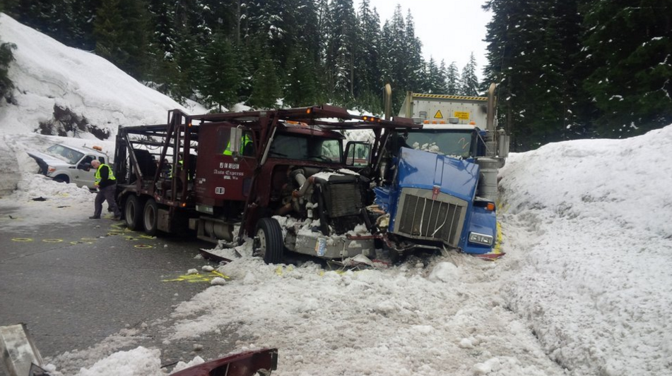 Front of collision scene at milepost 51 near Snoqualmie Pass, 2/15/16. Photo: WSP